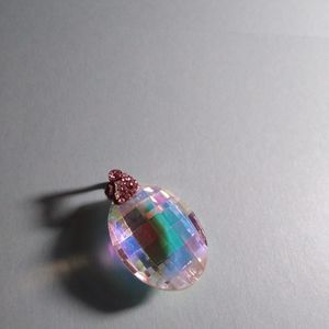 Cut crystal pendant